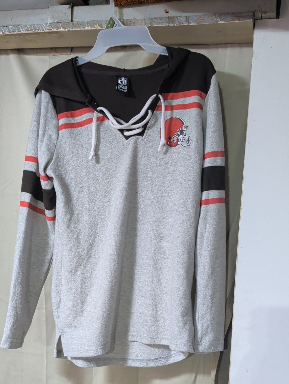 Cleveland Browns Lace Up Sweater. Women's Medium